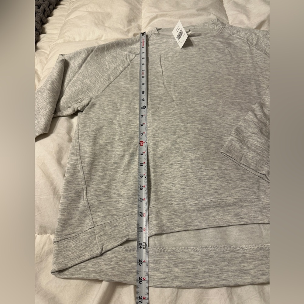 Lou & Grey Signature Plush Gray Long Sleeve Sweatshirt - NWT - Size XL - Picture 8 of 9